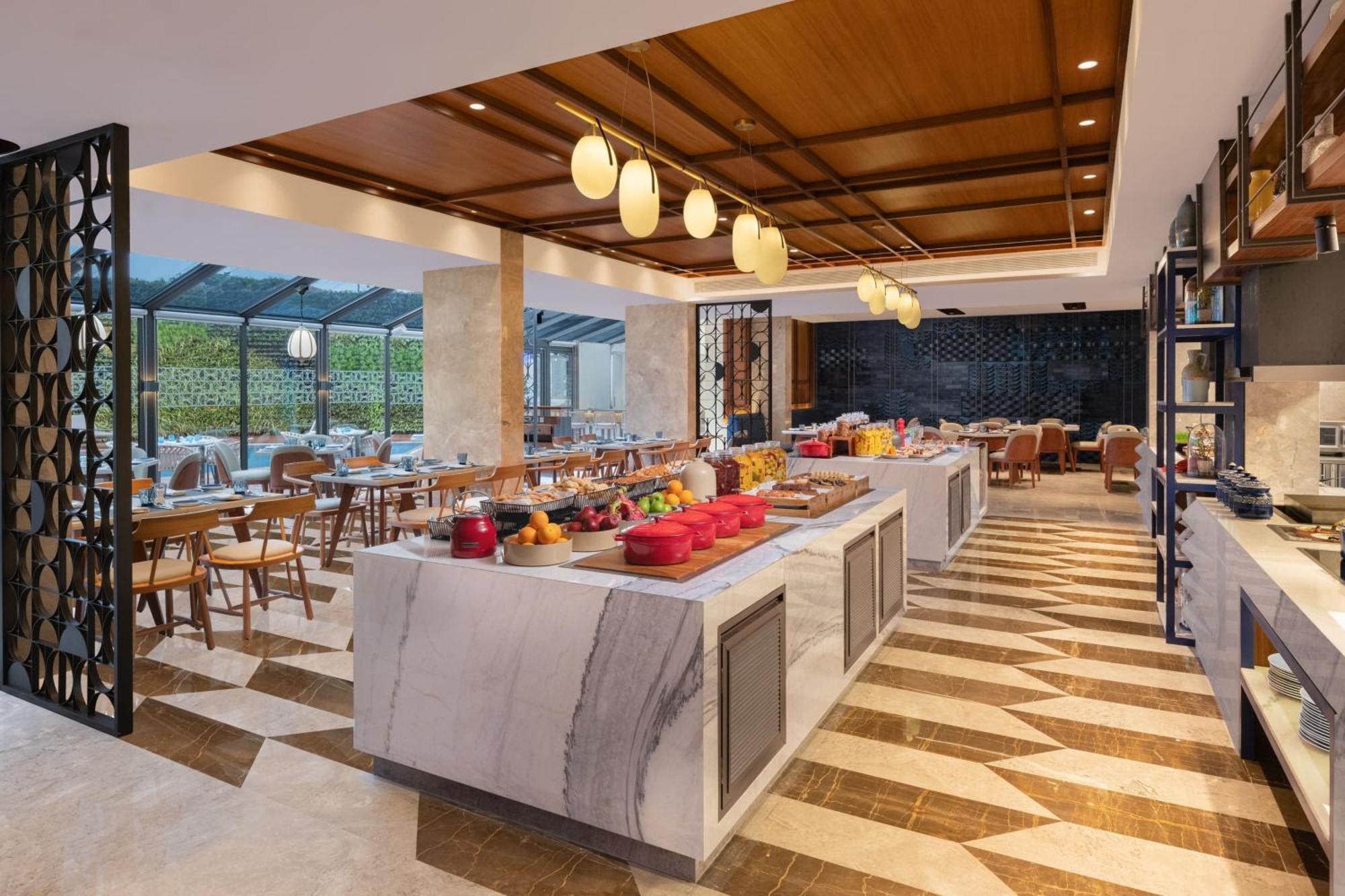 Courtyard By Marriott Goa Colva Hotel Exterior foto